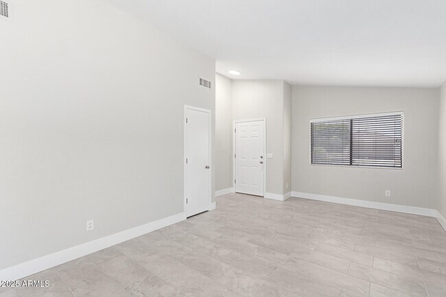 Building Photo - 16455 N 137th Dr
