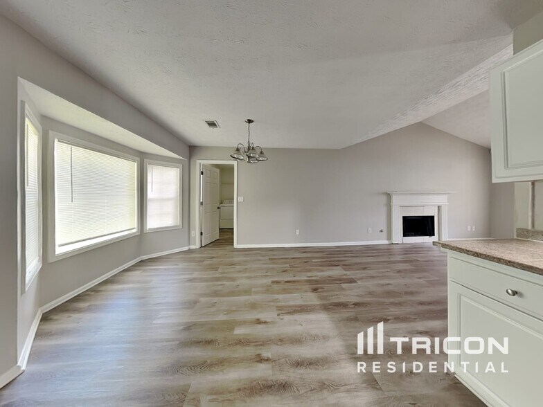 Building Photo - 530 Saddle Shoals Dr