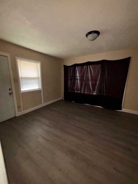 Building Photo - 801 Cantrell Heights St