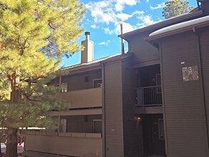 Building Photo - Freshly Remodeled 2 Bed, 2 Bath Condo in The Arbors!! Students OK! Avail. July 19th!