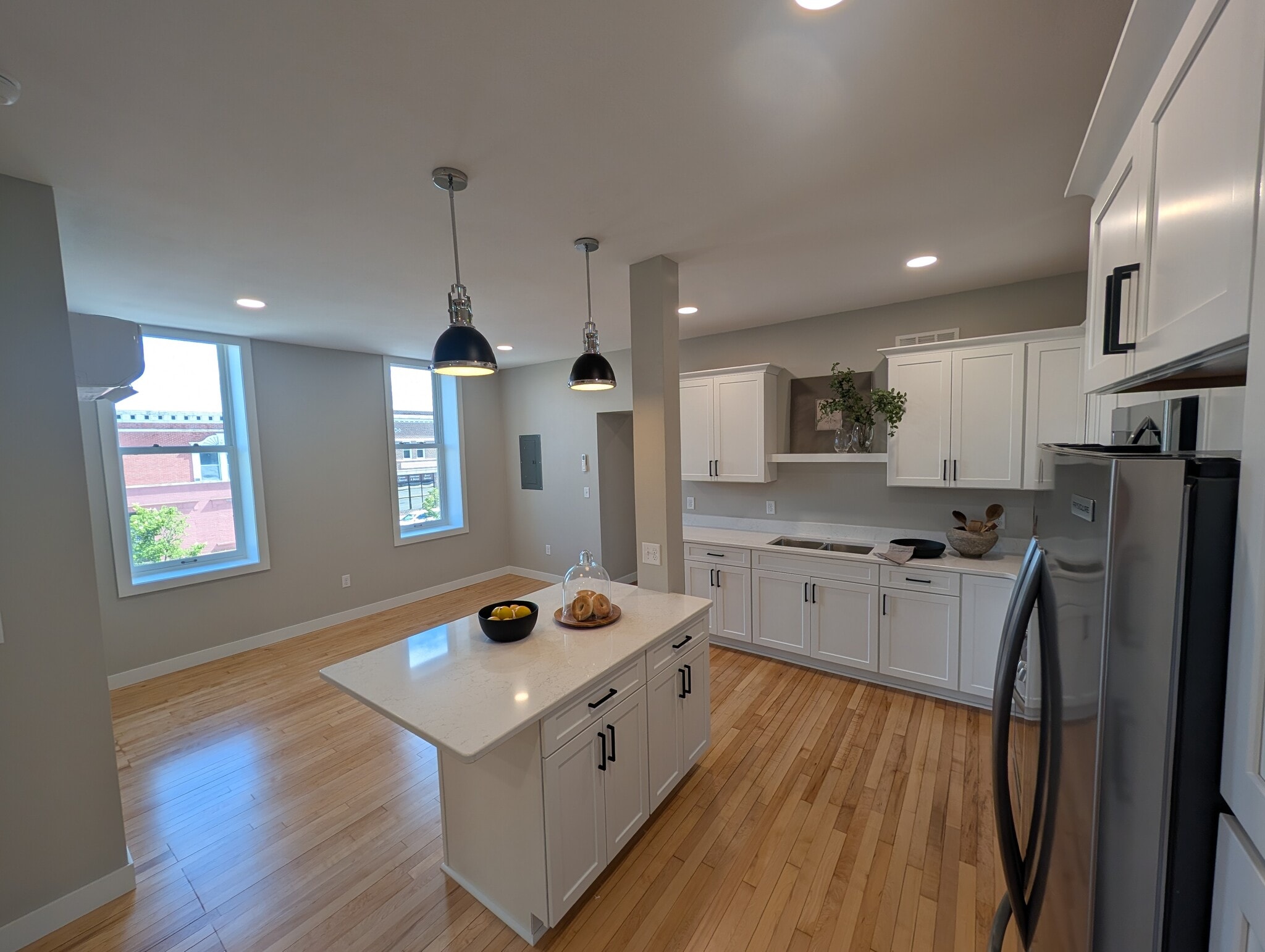 Kitchen/Dining - 1 N Minnesota St