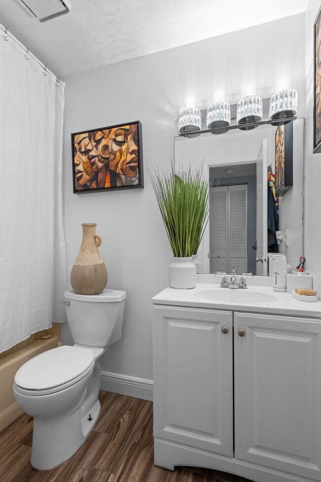 Building Photo - 7951 Southgate Blvd