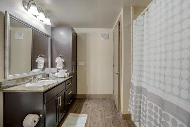 Building Photo - 6833 Addison Cir