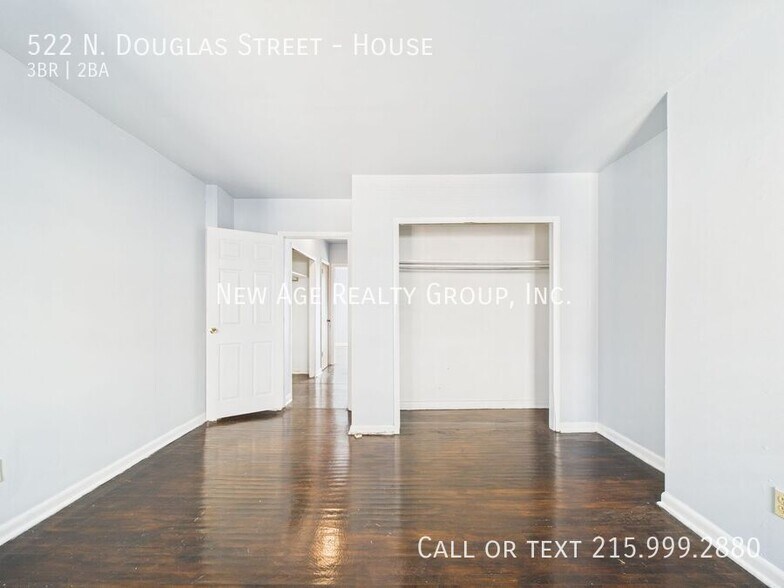 Building Photo - 522 N Douglas St