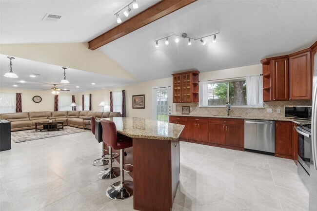 Building Photo - 14702 Westway Ln