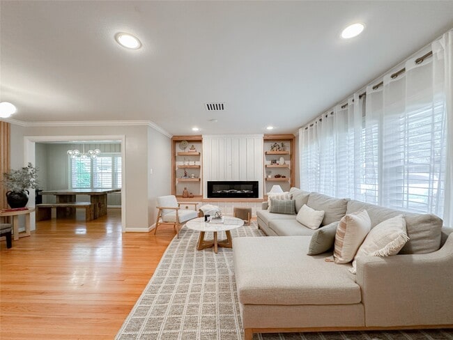 Building Photo - 3107 Broadmead Dr
