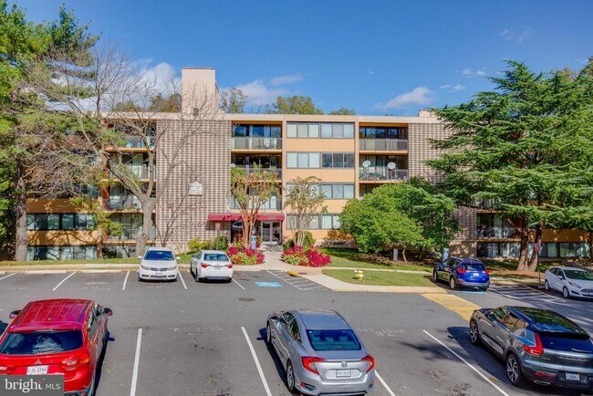 Building Photo - 8 S Van Dorn St