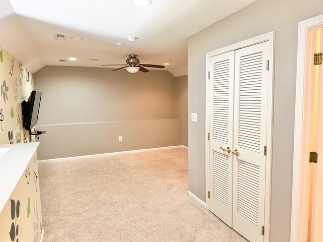 Building Photo - GORGEOUS FORMER MODEL HOME - MINUTES TO QUANTICO