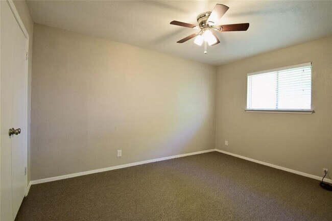 Building Photo - 5936 Cherry Loop