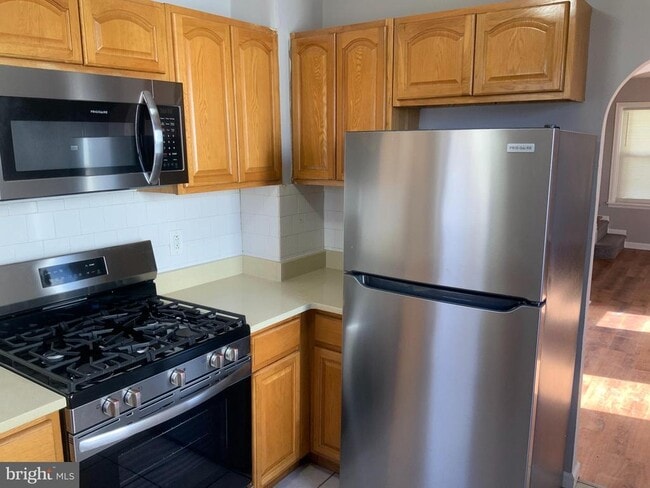 Building Photo - 254 Cedar Ave