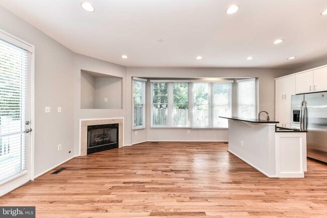Building Photo - 2015 N Pollard St