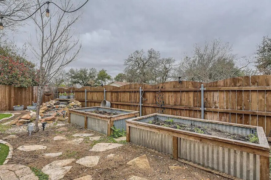 Building Photo - 11519 Fast Horse Dr