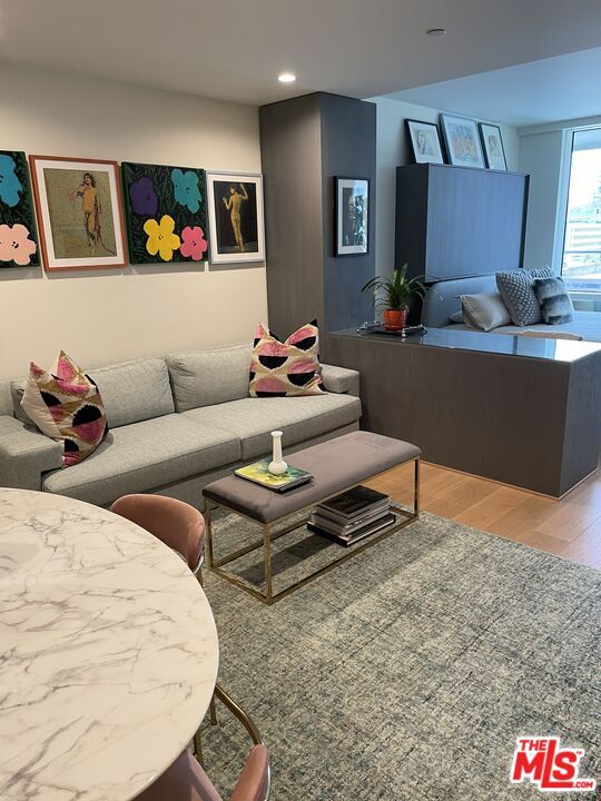 Building Photo - 877 Francisco St