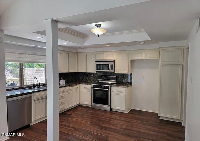 Building Photo - 28910 Calabria Dr