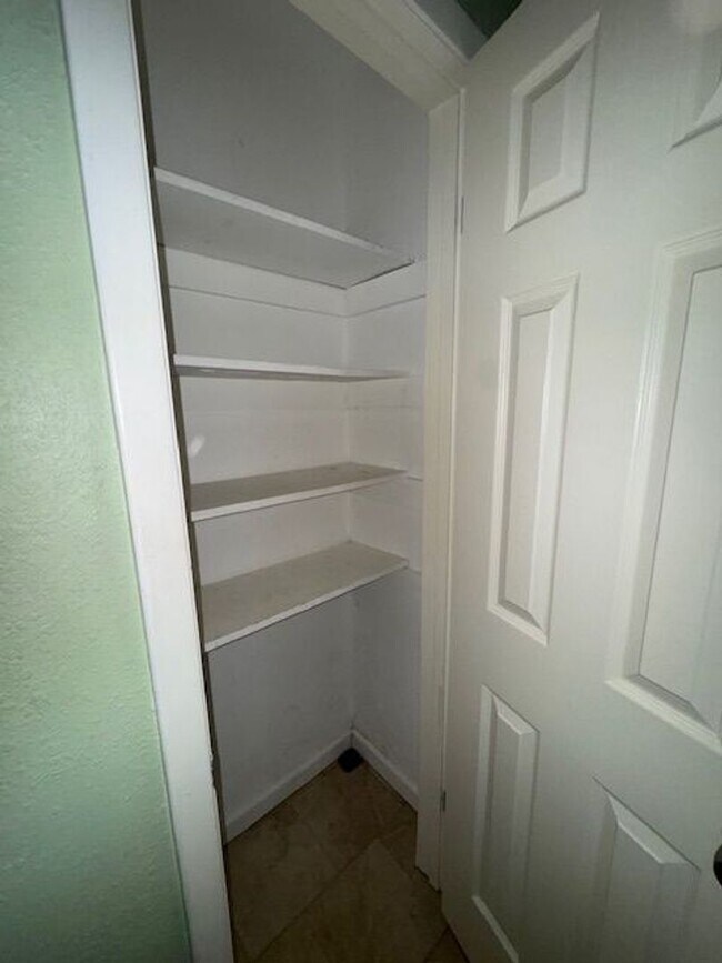 Building Photo - 1100 sqft under $1000-Calallen Area