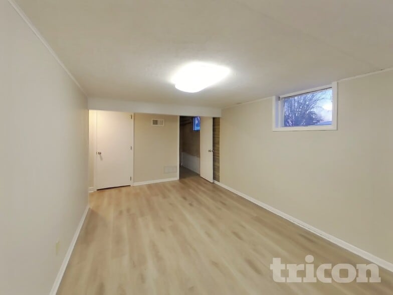 Building Photo - 3733 Hillsboro Ave N