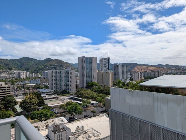 Building Photo - The Park on Keeaumoku brand new studio apartment
