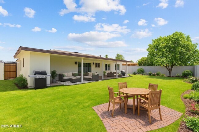 Building Photo - 8112 E Virginia Ave