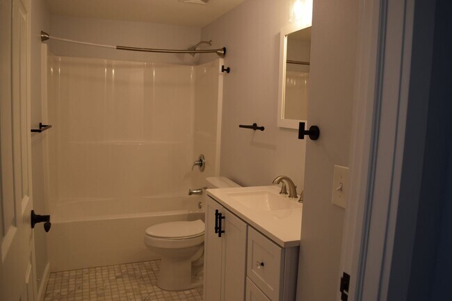 Building Photo - 315 Voorheis St