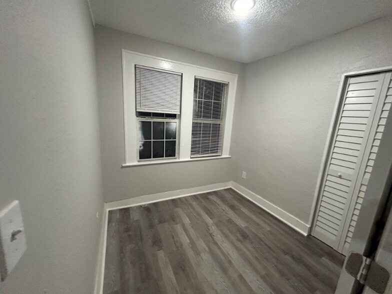 Building Photo - 3524 Boulevard St