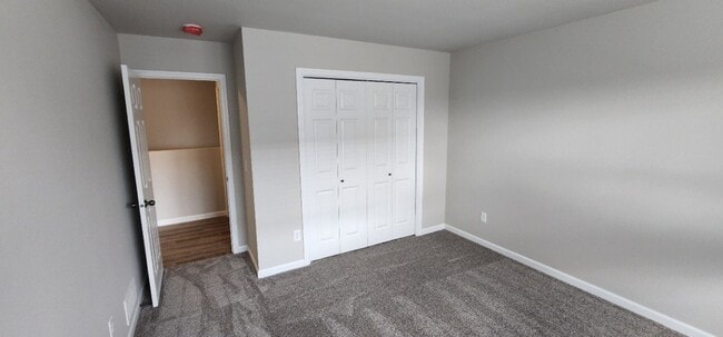 Building Photo - Modern Townhome in South Bismarck! Newly Available!