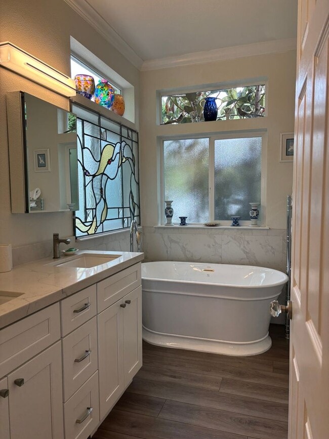 Building Photo - GORGEOUS OPEN VIEW HILLTOP OASIS HOME - COOL OCEAN BREEZE