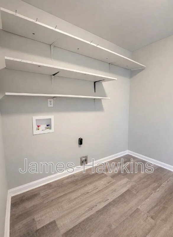 Building Photo - 341 N Burbank Dr