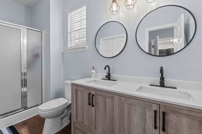 Building Photo - 155 Nautico Way