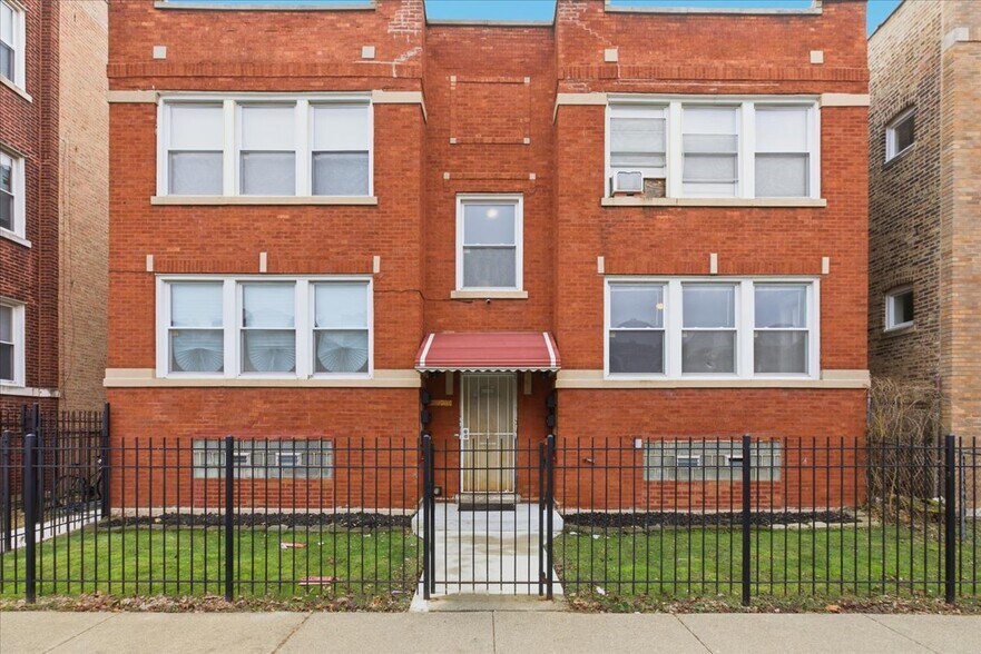 Building Photo - 5423 W Quincy St