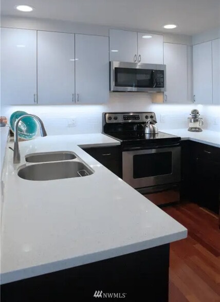 Building Photo - 6219 NE 181st St