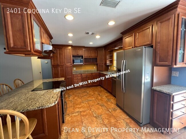 Building Photo - 3401 Coquina Key Dr SE