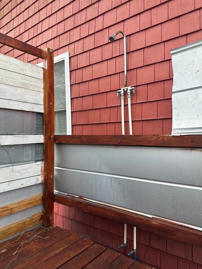 Building Photo - 2 Bed 2 Bath Fully Furnished Home