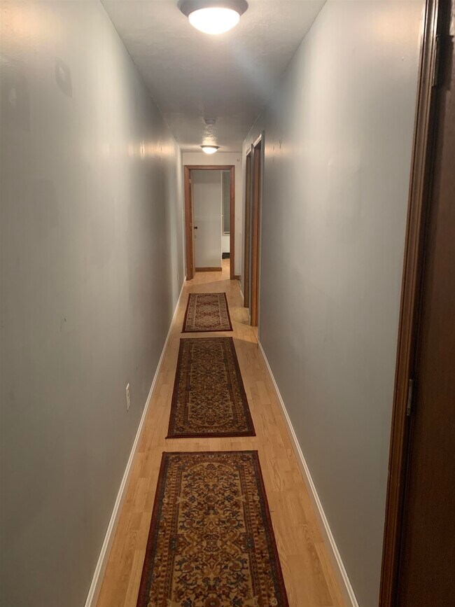 Building Photo - 8 Plaza Village Rd