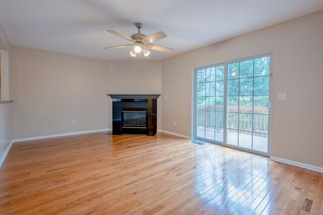 Building Photo - 47 Tunxis St