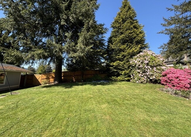 Building Photo - 26714 NE Valley St