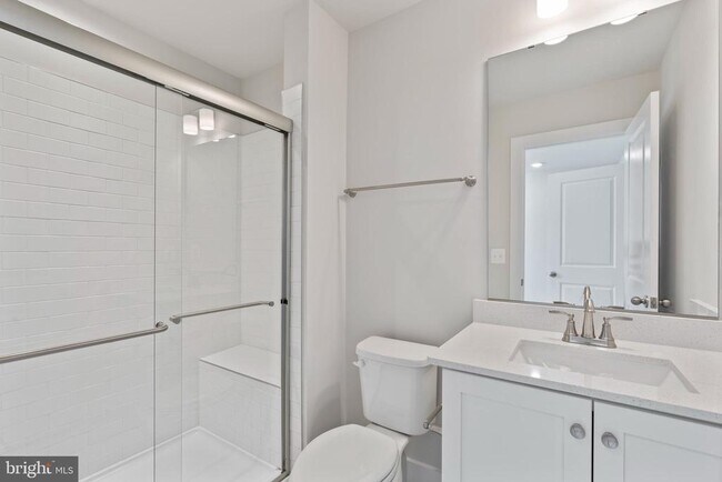 Building Photo - 2709 Light St