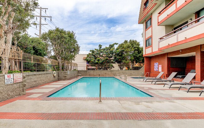 Building Photo - 8828 Pershing Dr