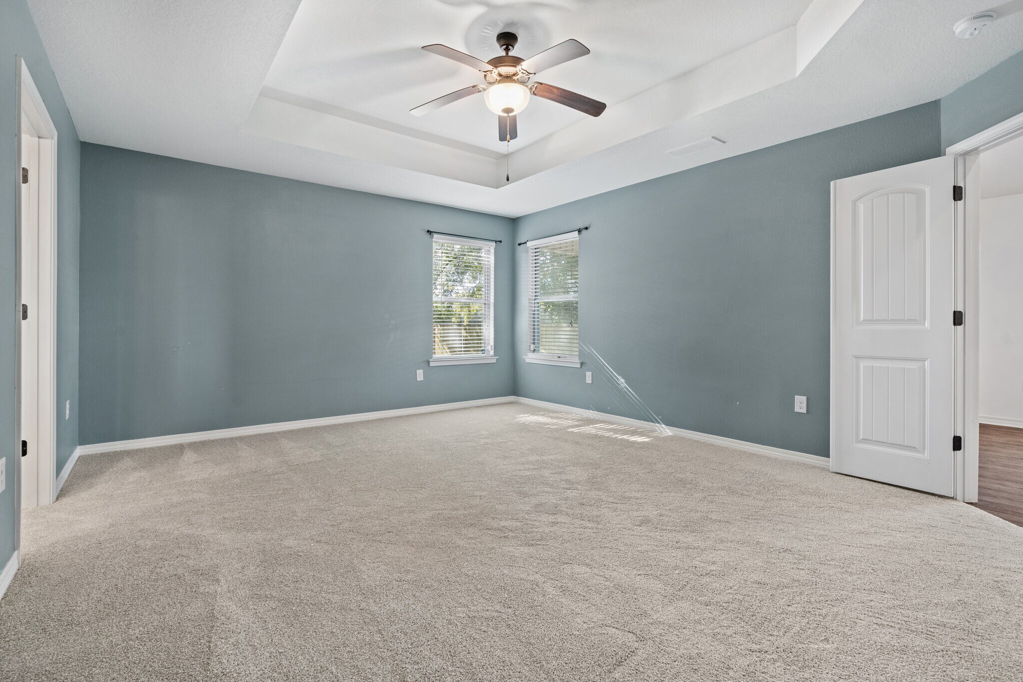 Building Photo - 5555 Peach Dr
