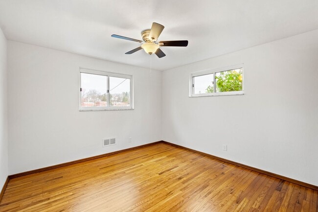 Building Photo - AVAILABLE JUNE 1ST! Don't miss this UPDATED and stunning 2-bedroom the heart of the South Hills!