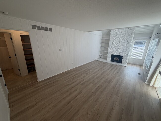 Building Photo - 2461 S Xanadu Way