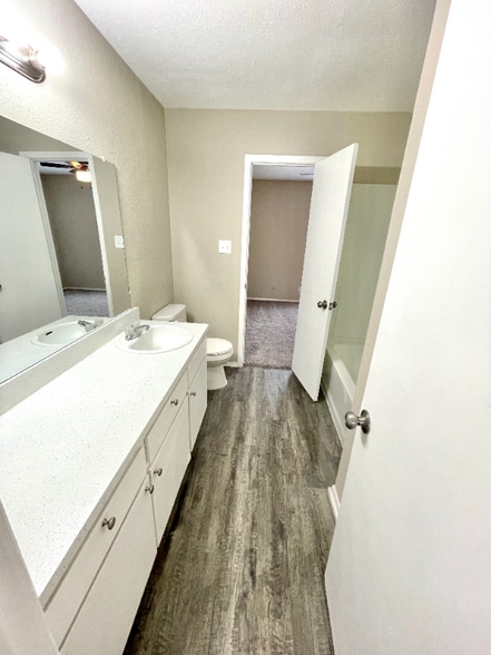 Building Photo - 3811 Coates Cir