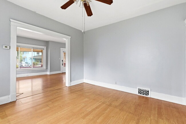 Building Photo - 479 E 126th St