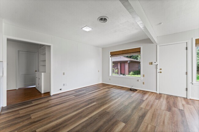 Building Photo - 4047 Merrick St