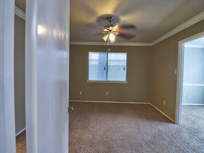 Building Photo - 9203 Danforth Way