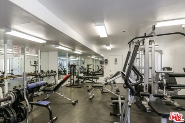 Building Photo - 7765 W 91st St