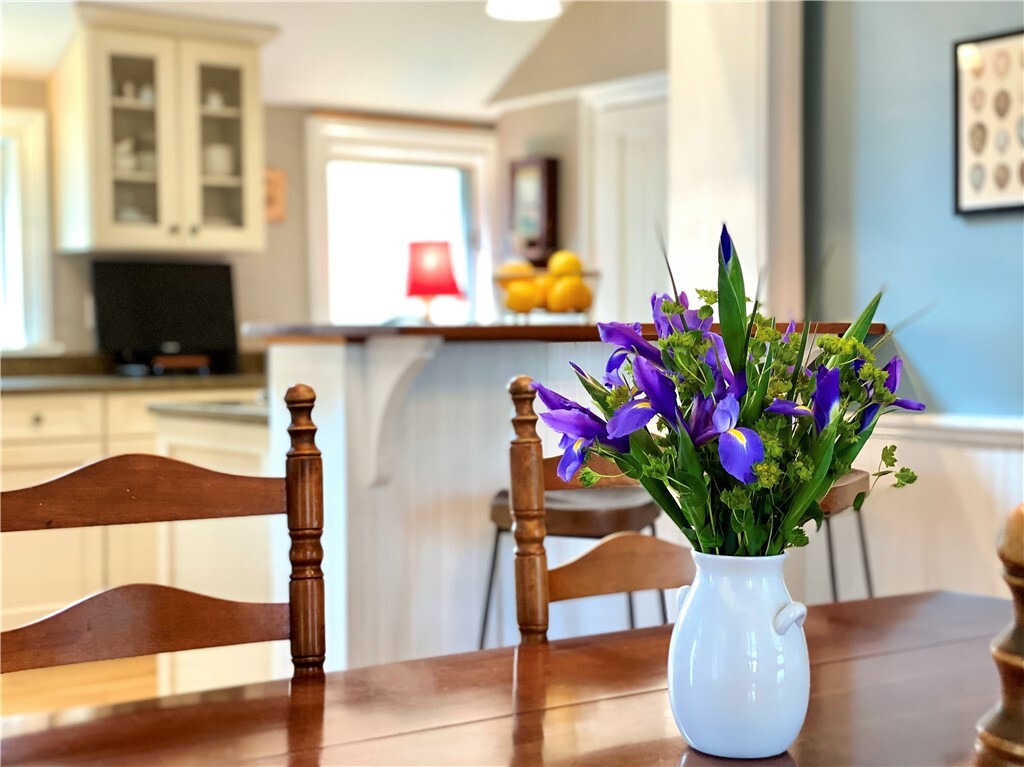 Dining room - 164 S Main St
