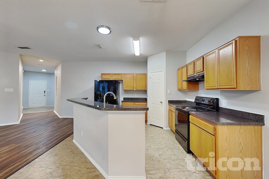 Building Photo - 6313 Downeast Dr