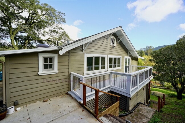 Building Photo - Lovely Two-Story Home With 3 Bedrooms and ...