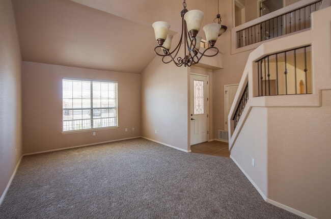 Building Photo - Stunning home for rent in Northeast El Paso