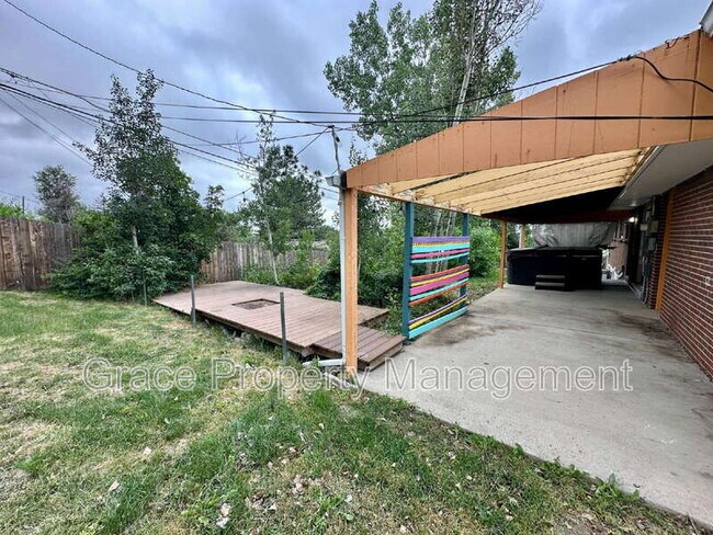 Building Photo - 852 S Quail Way